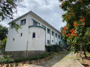 Convento atual. Antes pertencia às irmãs da Divina Providência que vieram da Holanda.